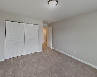 923 Avondale Drive - Photo Thumbnail 11