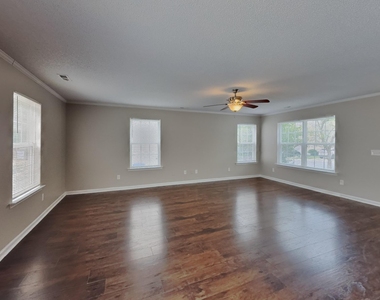 223 Pebblestone Drive - Photo Thumbnail 3