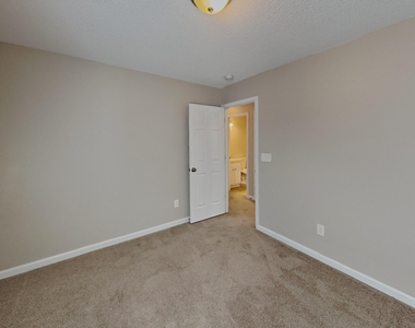 223 Pebblestone Drive - Photo Thumbnail 12