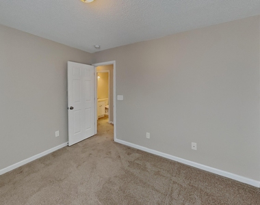 223 Pebblestone Drive - Photo Thumbnail 13