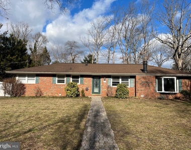 502 Glider Avenue - Photo Thumbnail 3