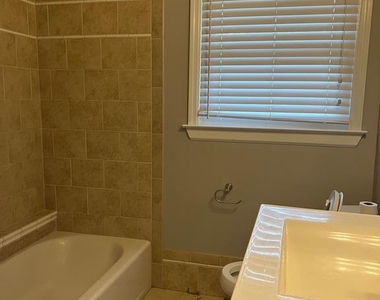 502 Glider Avenue - Photo Thumbnail 11
