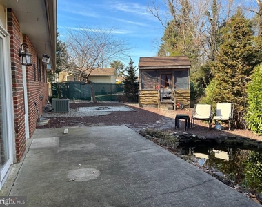 502 Glider Avenue - Photo Thumbnail 2
