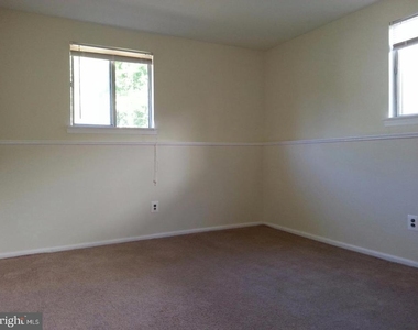 210 Ellis Street - Photo Thumbnail 10