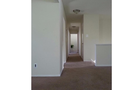 210 Ellis Street - Photo Thumbnail 7