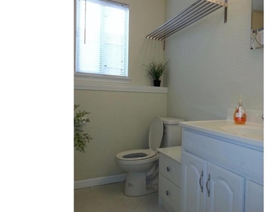 210 Ellis Street - Photo Thumbnail 12