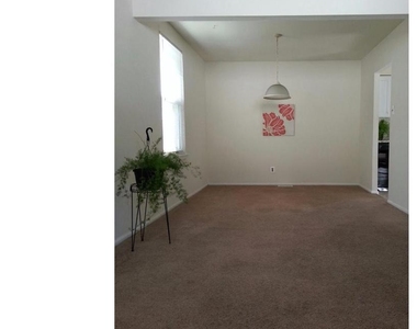 210 Ellis Street - Photo Thumbnail 3