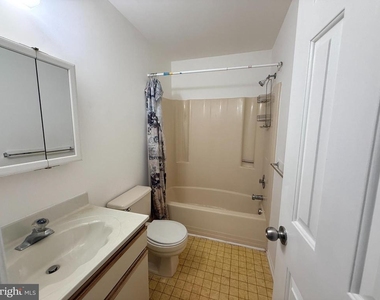 1403 Britton Place - Photo Thumbnail 6