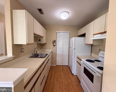 1403 Britton Place - Photo Thumbnail 5