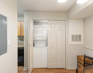 2216 Myron Drive - Photo Thumbnail 8