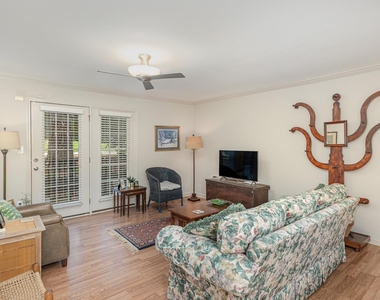 2216 Myron Drive - Photo Thumbnail 4