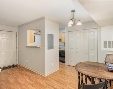 2216 Myron Drive - Photo Thumbnail 6