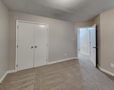 4205 Traders Dock Court - Photo Thumbnail 12