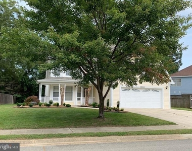 48005 Mayflower Drive - Photo Thumbnail 2