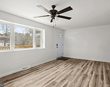 19717 Oak Court - Photo Thumbnail 5