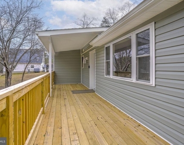 19717 Oak Court - Photo Thumbnail 17