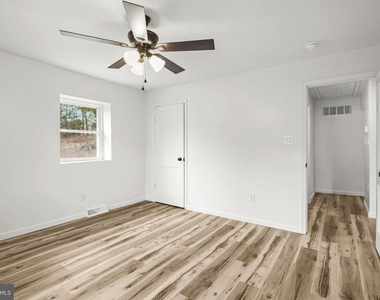 19717 Oak Court - Photo Thumbnail 9