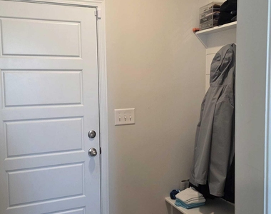 536 Amusement Drive - Photo Thumbnail 8