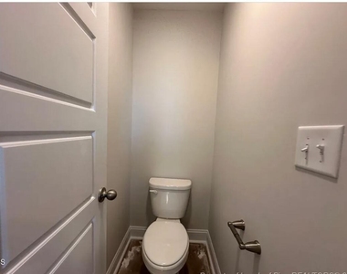 536 Amusement Drive - Photo Thumbnail 17