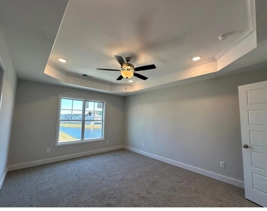 536 Amusement Drive - Photo Thumbnail 13