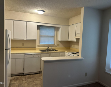 5104 Vann Street - Photo Thumbnail 5