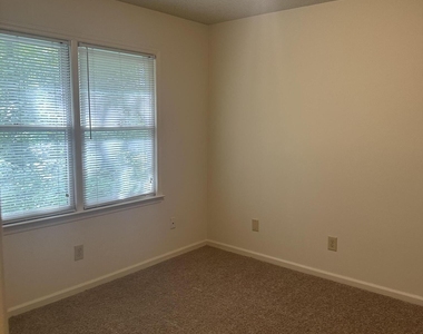 5104 Vann Street - Photo Thumbnail 9