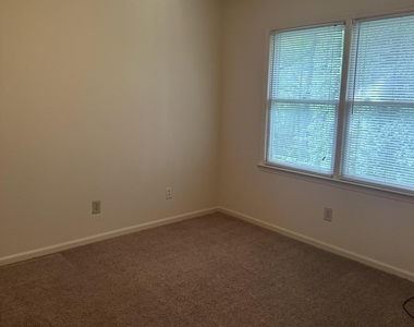 5104 Vann Street - Photo Thumbnail 2