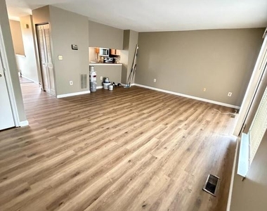 4621 Langston Drive - Photo Thumbnail 4
