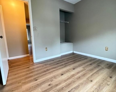 4621 Langston Drive - Photo Thumbnail 10