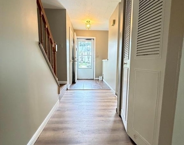 4621 Langston Drive - Photo Thumbnail 5