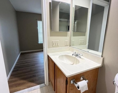 4621 Langston Drive - Photo Thumbnail 13