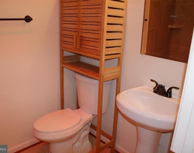 9716 Lake Pointe Court - Photo Thumbnail 16
