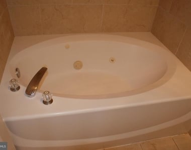 9716 Lake Pointe Court - Photo Thumbnail 21
