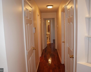 9716 Lake Pointe Court - Photo Thumbnail 14