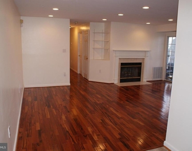 9716 Lake Pointe Court - Photo Thumbnail 3