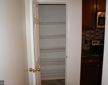 9716 Lake Pointe Court - Photo Thumbnail 12
