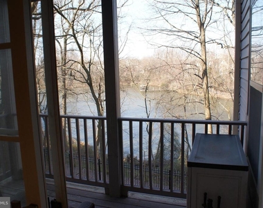 9716 Lake Pointe Court - Photo Thumbnail 6