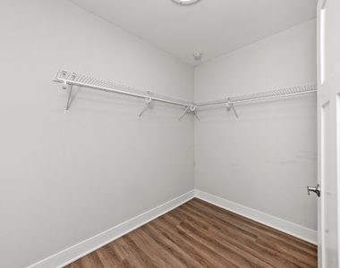 447 Roger Williams Ave - Photo Thumbnail 6