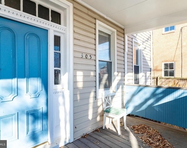 305 9th Street - Photo Thumbnail 1