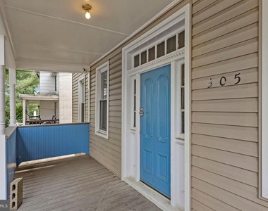 305 9th Street - Photo Thumbnail 2