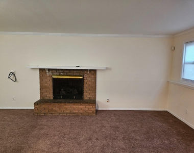7200 Long Branch Drive - Photo Thumbnail 2