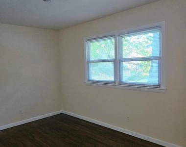7200 Long Branch Drive - Photo Thumbnail 5