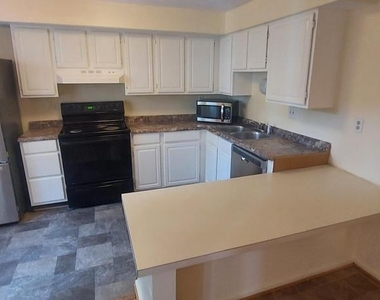 10117 Shelldrake Circle - Photo Thumbnail 9