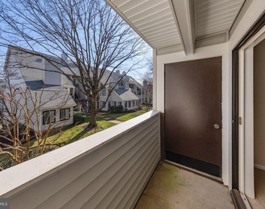 1601 Carriage House Terrace - Photo Thumbnail 14