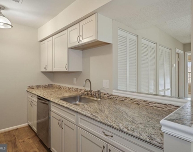 1601 Carriage House Terrace - Photo Thumbnail 7