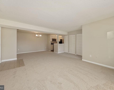 1601 Carriage House Terrace - Photo Thumbnail 2