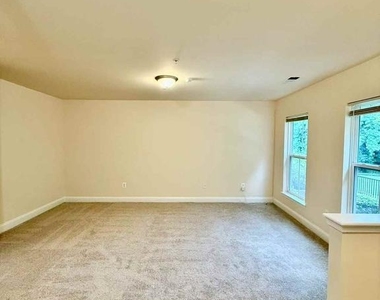 11918 Weybridge Lane - Photo Thumbnail 3