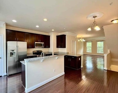 11918 Weybridge Lane - Photo Thumbnail 11