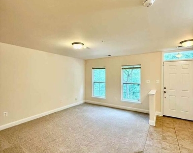 11918 Weybridge Lane - Photo Thumbnail 4