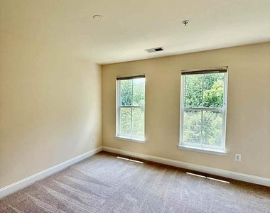 11918 Weybridge Lane - Photo Thumbnail 29